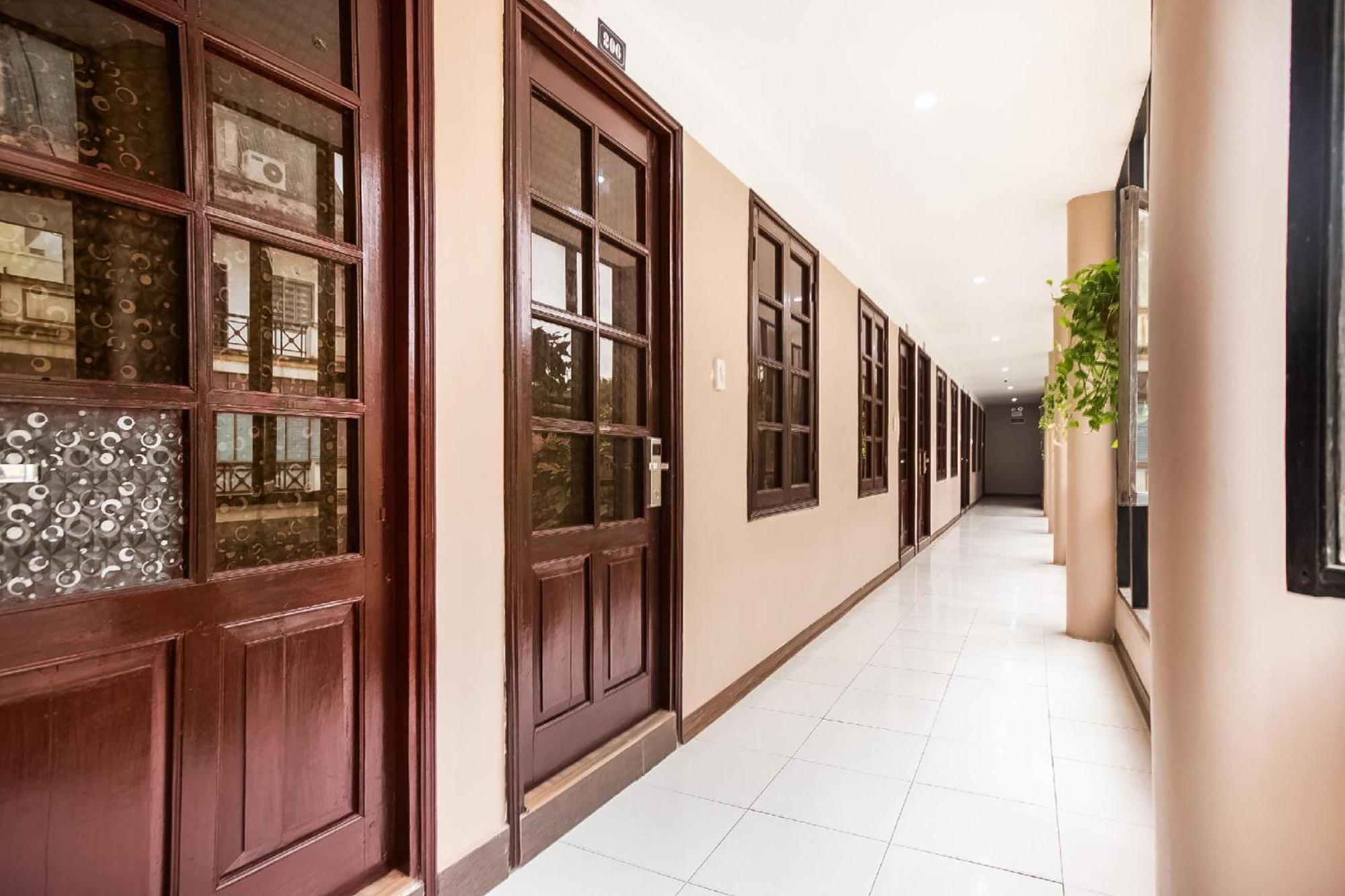 Khach San Giao Thong Hotel Hanói Exterior foto