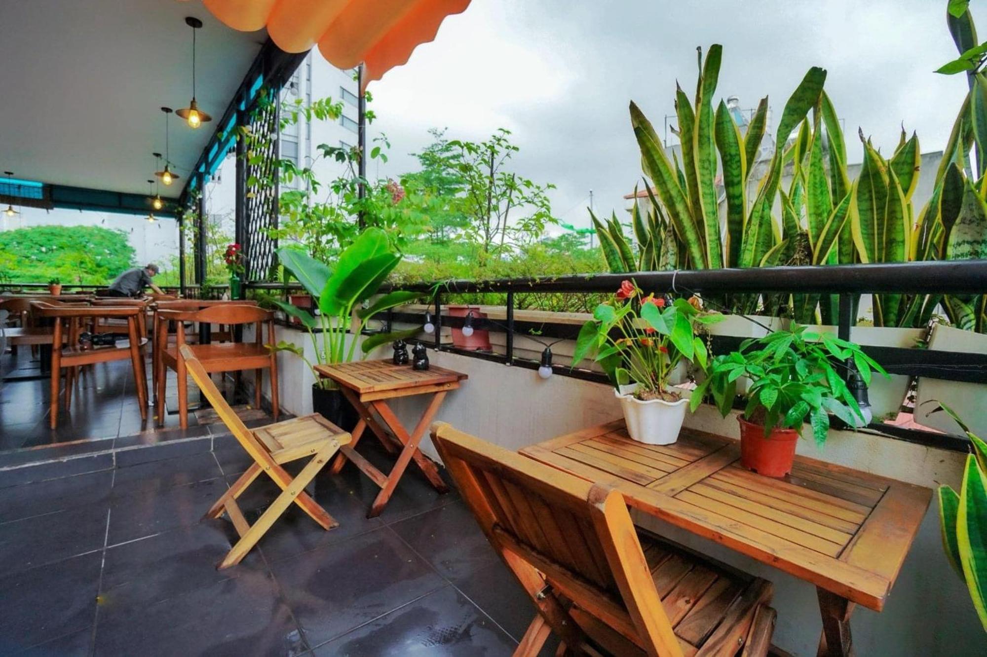 Khach San Giao Thong Hotel Hanói Exterior foto